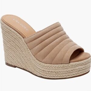 NWT 🎉 Lisa Vicky Tan Gogo Platform Wedge Sandal
